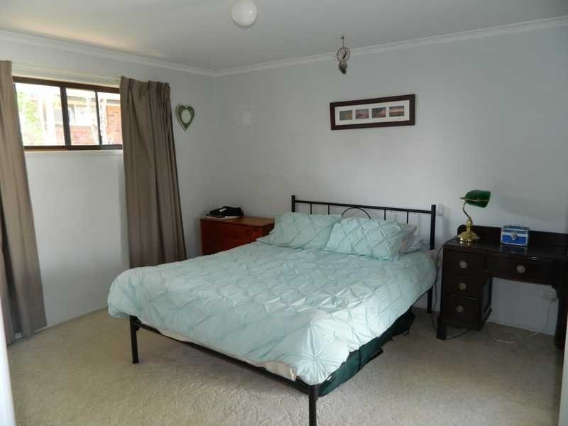 1 Yerrecoin Place, Burleigh Waters QLD 4220