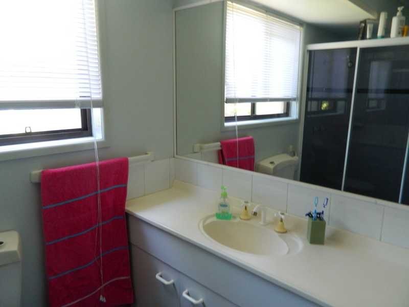 1 Yerrecoin Place, Burleigh Waters QLD 4220