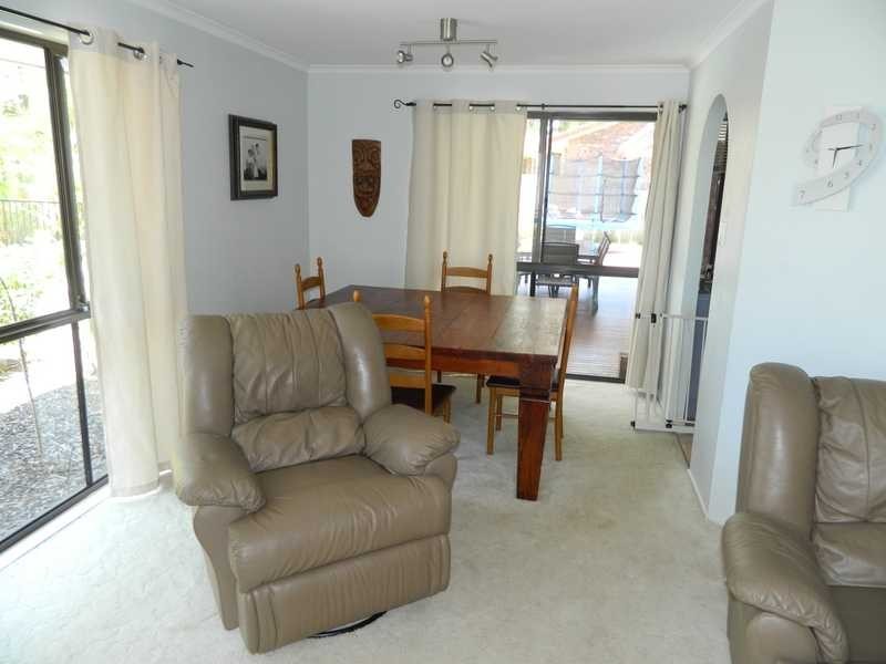 1 Yerrecoin Place, Burleigh Waters QLD 4220