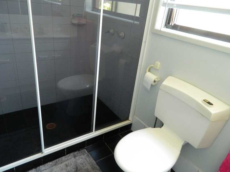 1 Yerrecoin Place, Burleigh Waters QLD 4220