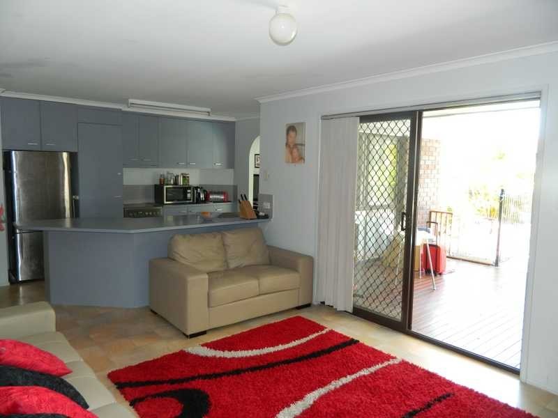 1 Yerrecoin Place, Burleigh Waters QLD 4220