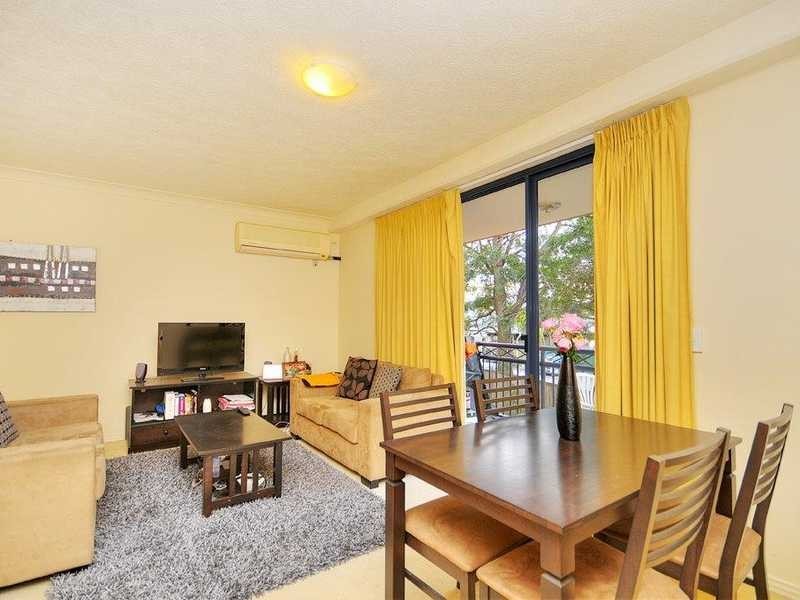 290/2360 Gold Coast Hwy, Mermaid Waters QLD 4218