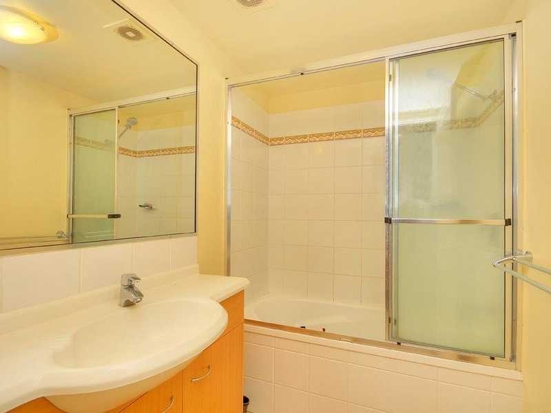 290/2360 Gold Coast Hwy, Mermaid Waters QLD 4218