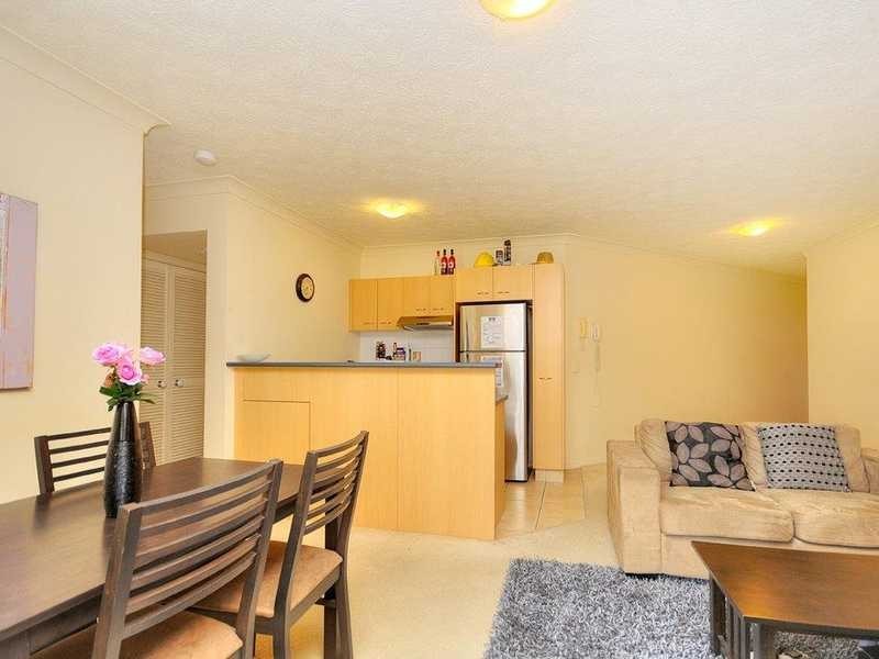 290/2360 Gold Coast Hwy, Mermaid Waters QLD 4218