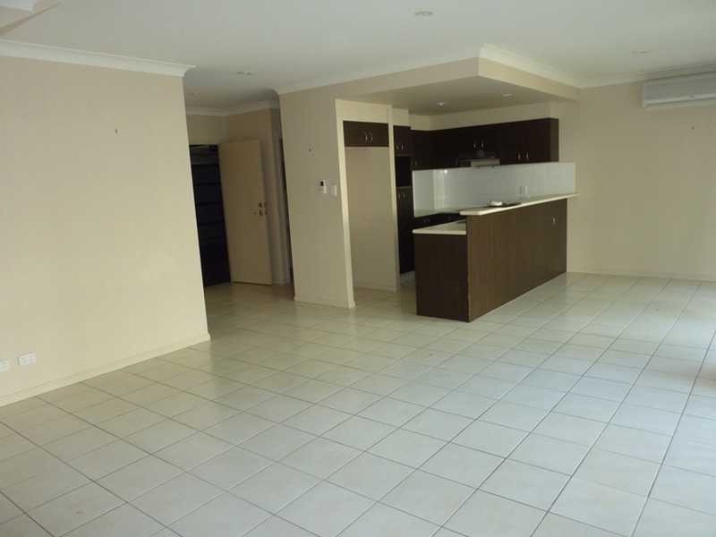 94/1 Sauvignon Parade, Upper Coomera QLD 4209