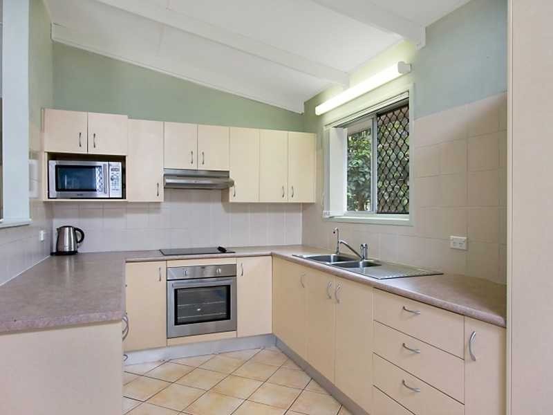 9 Willow Street, Varsity Lakes QLD 4227