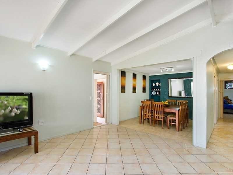 9 Willow Street, Varsity Lakes QLD 4227