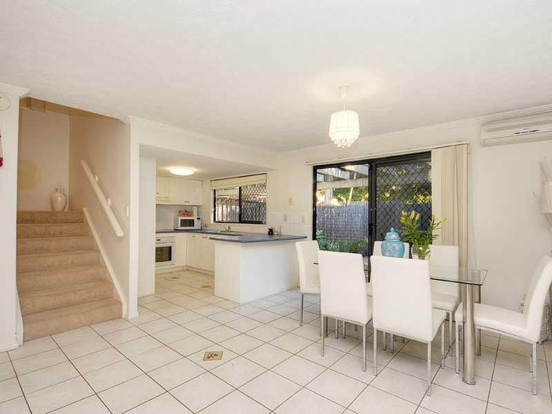 2/6-8 Warbler Parade, Burleigh Waters QLD 4220