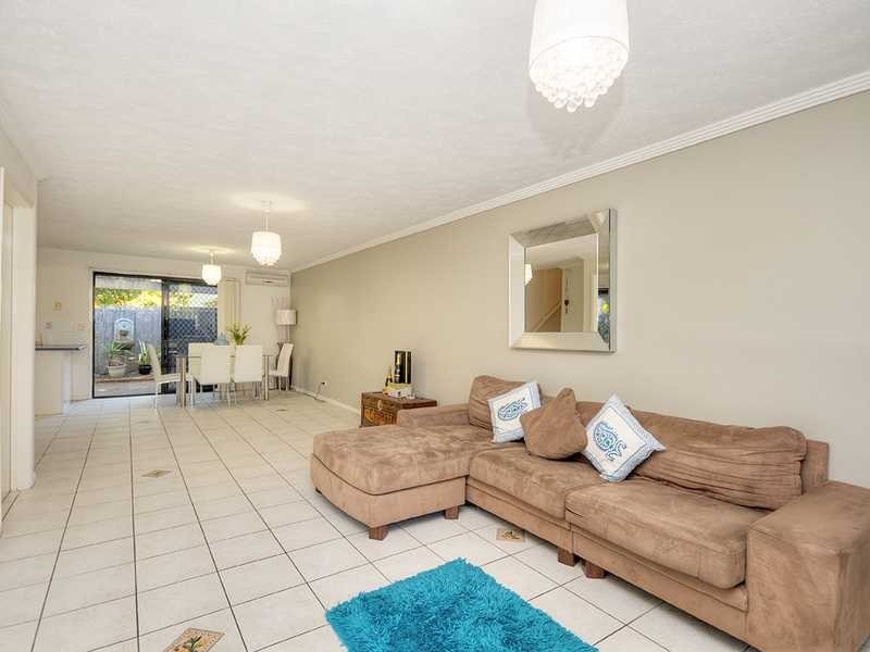 2/6-8 Warbler Parade, Burleigh Waters QLD 4220