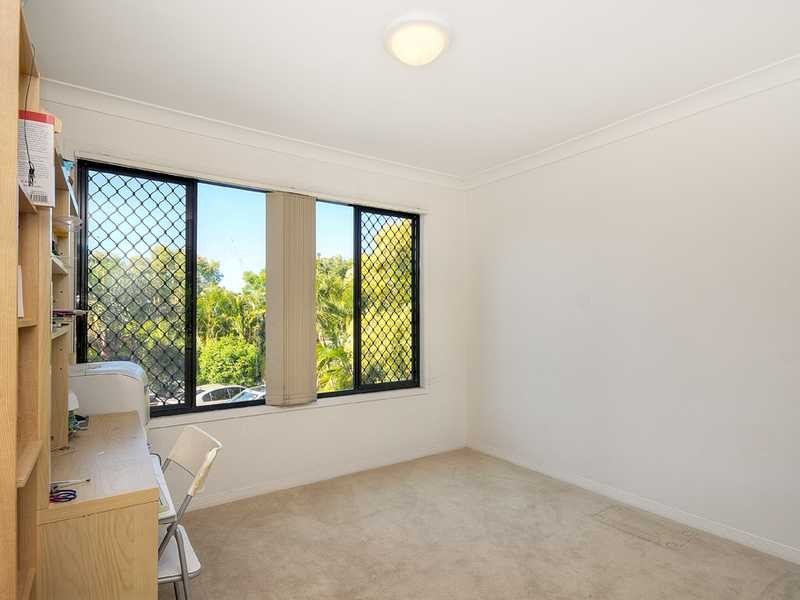 2/6-8 Warbler Parade, Burleigh Waters QLD 4220