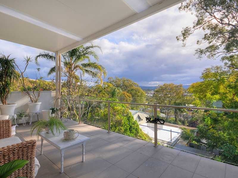 8 Reserve Street, Burleigh Heads QLD 4220