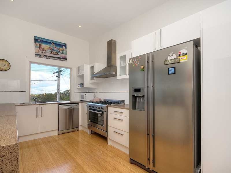 8 Reserve Street, Burleigh Heads QLD 4220