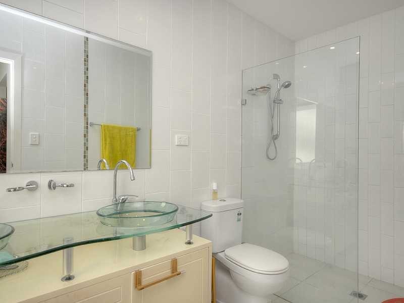8 Reserve Street, Burleigh Heads QLD 4220