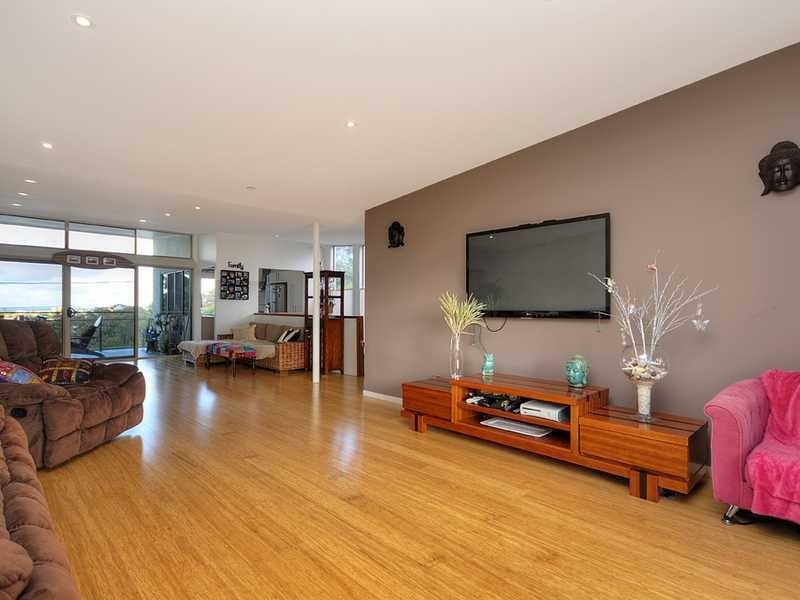 8 Reserve Street, Burleigh Heads QLD 4220