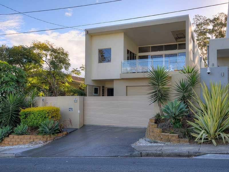 8 Reserve Street, Burleigh Heads QLD 4220