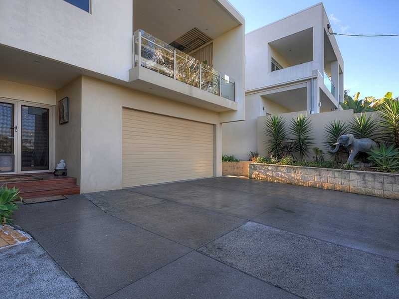 8 Reserve Street, Burleigh Heads QLD 4220