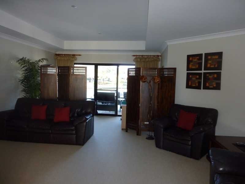 7 Palmyra Court, Burleigh Waters QLD 4220