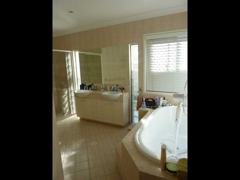 7 Palmyra Court, Burleigh Waters QLD 4220