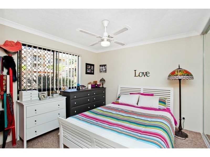 15/16 Waverley Street, Southport QLD 4215