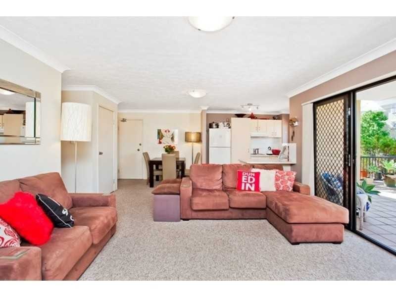 15/16 Waverley Street, Southport QLD 4215
