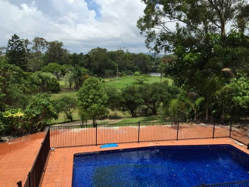 6 Bellview Crescent, Ashmore QLD 4214