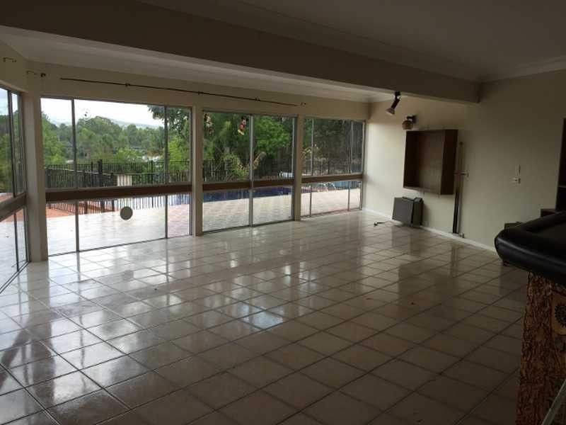 6 Bellview Crescent, Ashmore QLD 4214