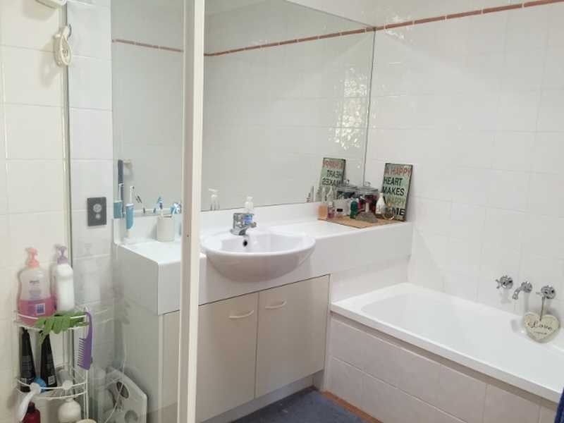 2/80 Langport Parade, Mudgeeraba QLD 4213