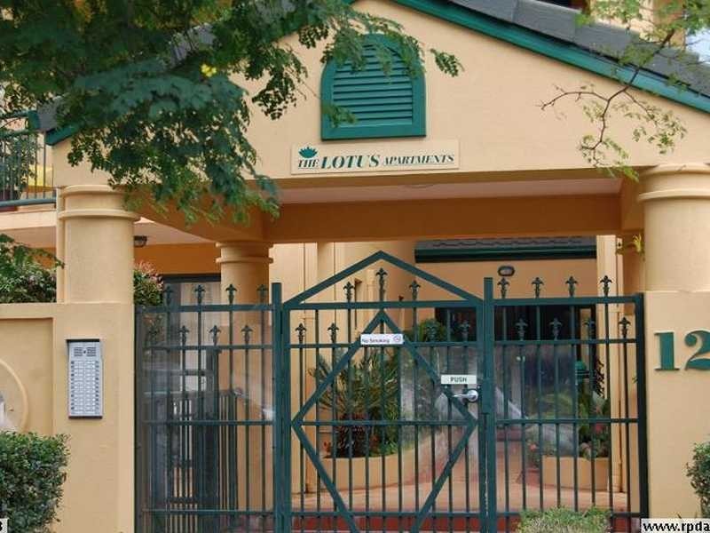 Unit 15/10-12 Spendelove Street, Southport QLD 4215