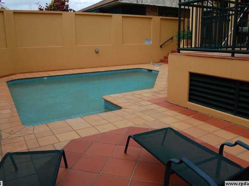 Unit 15/10-12 Spendelove Street, Southport QLD 4215