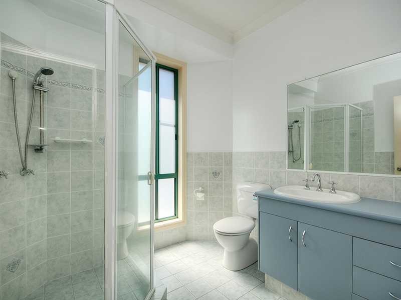 84 Dipper Drive, Burleigh Waters QLD 4220