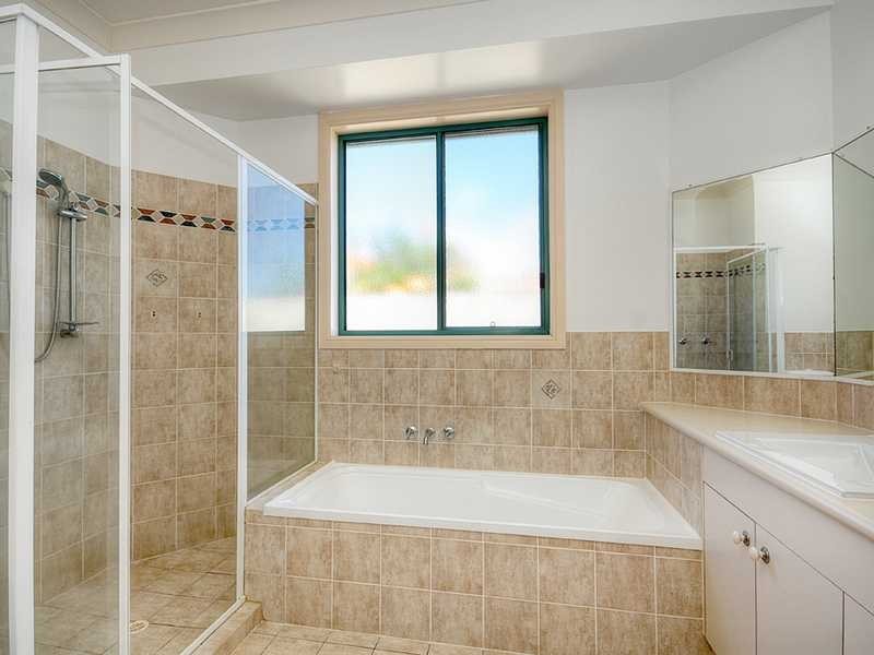 84 Dipper Drive, Burleigh Waters QLD 4220