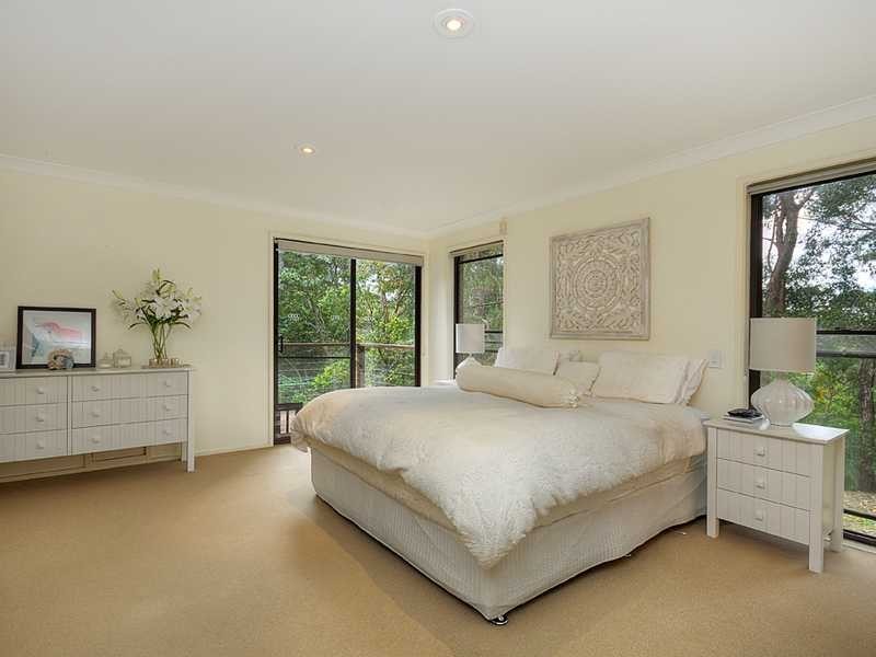 12 Cheshire Grove, Elanora QLD 4221