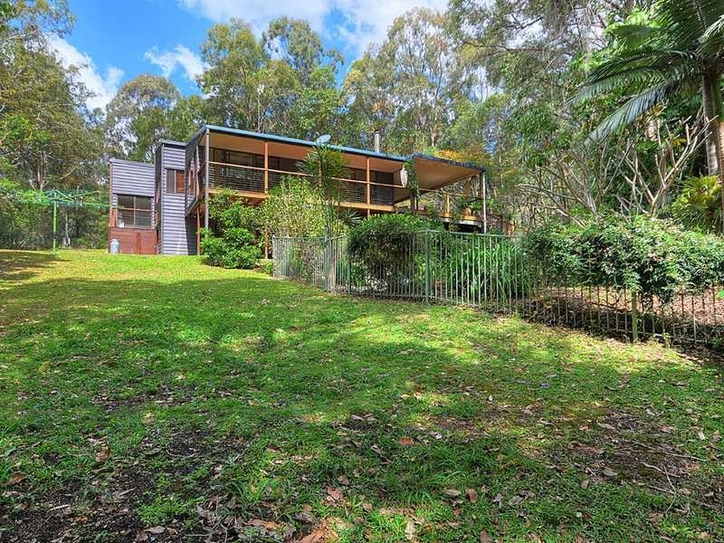 12 Cheshire Grove, Elanora QLD 4221