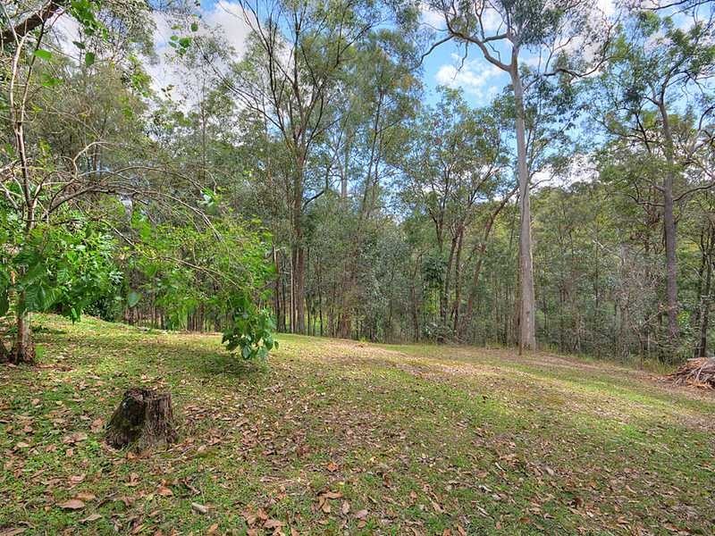 12 Cheshire Grove, Elanora QLD 4221