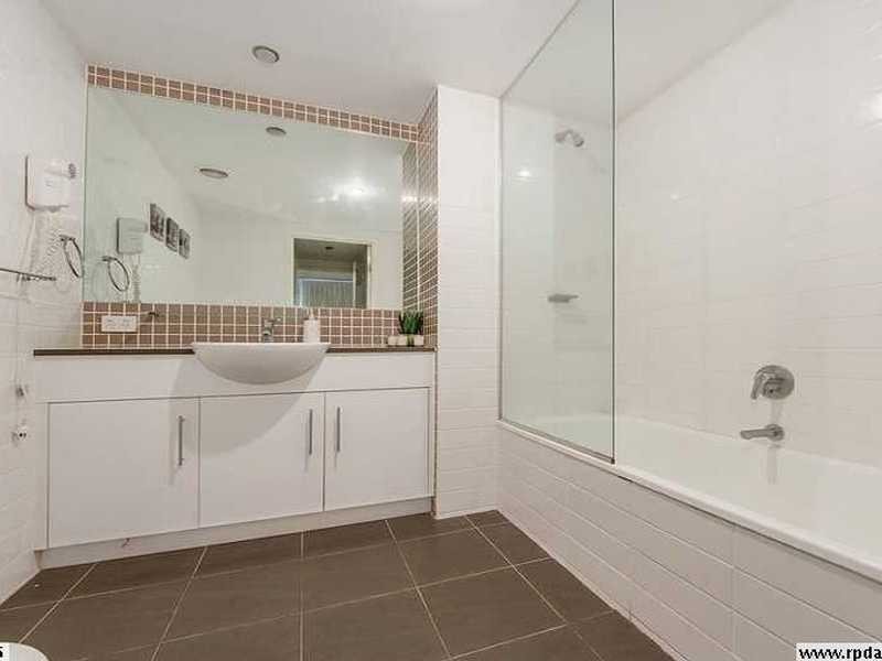 1 Ocean St, Burleigh Heads QLD 4220