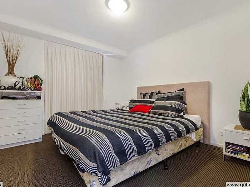1 Ocean St, Burleigh Heads QLD 4220