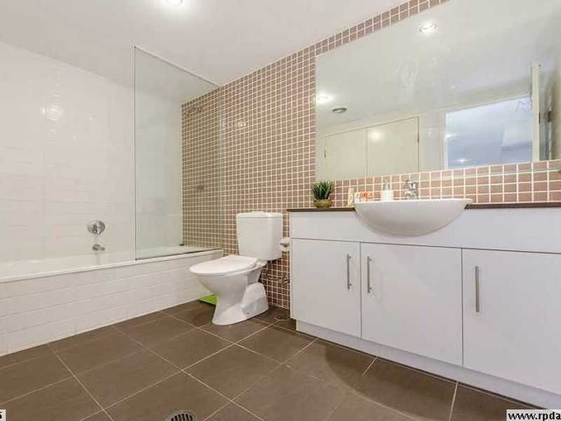 1 Ocean St, Burleigh Heads QLD 4220