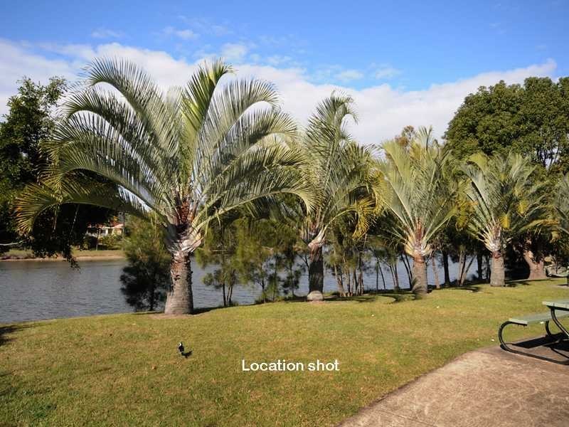 2/3 Hillstar Avenue, Burleigh Waters QLD 4220