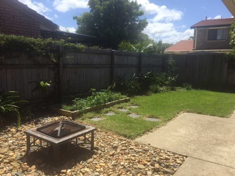 2/3 Hillstar Avenue, Burleigh Waters QLD 4220