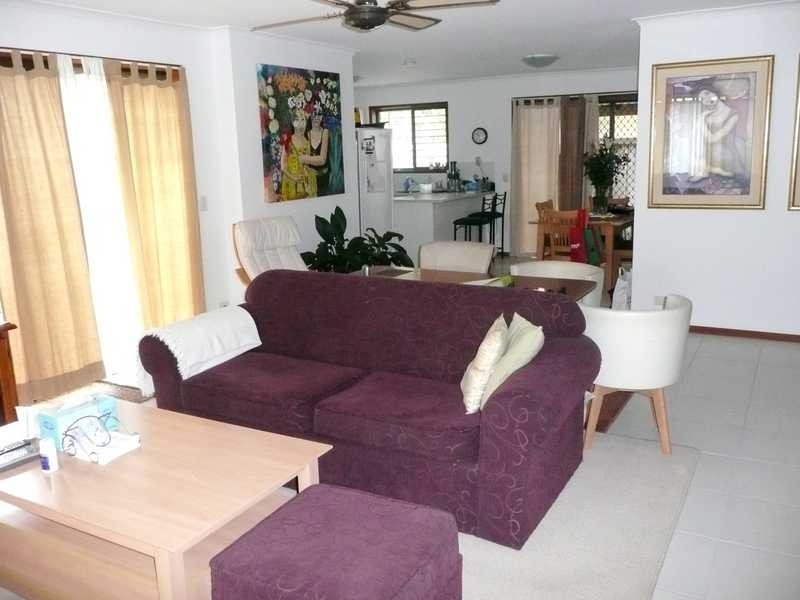 1/1 Peacock Place, Burleigh Waters QLD 4220