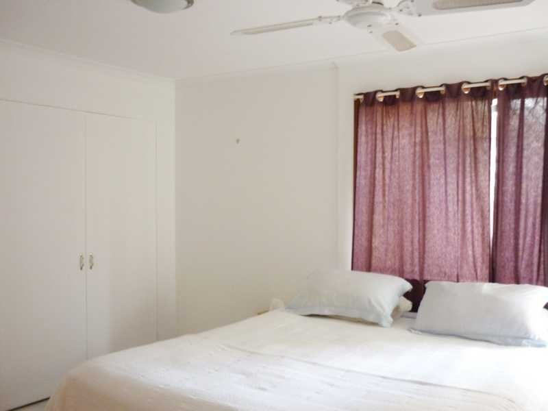 1/1 Peacock Place, Burleigh Waters QLD 4220