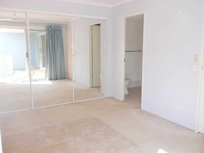 9/32 Second Avenue, Broadbeach QLD 4218