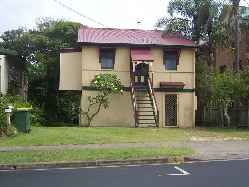 5 Eighth Avenue, Palm Beach QLD 4221