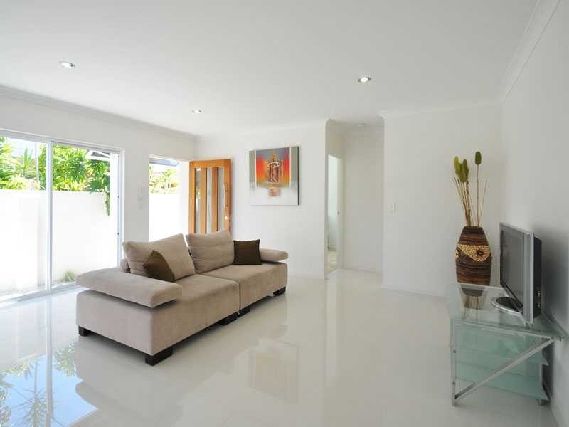 2/48 Avanti Street, Mermaid Waters QLD 4218