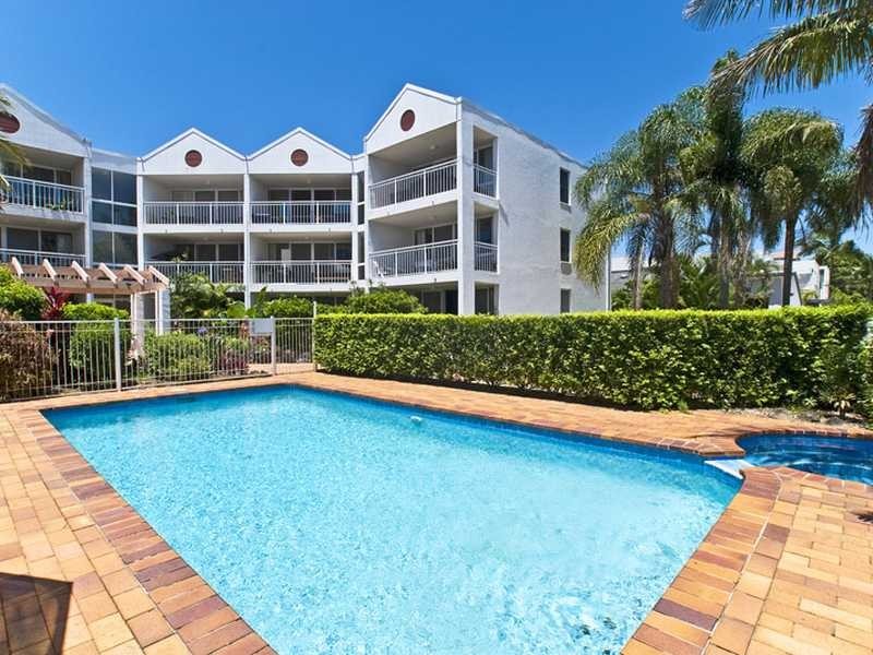 2/20 Ocean Street, Mermaid Beach QLD 4218