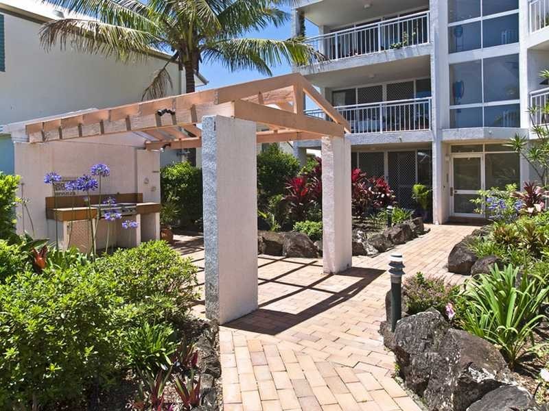 2/20 Ocean Street, Mermaid Beach QLD 4218