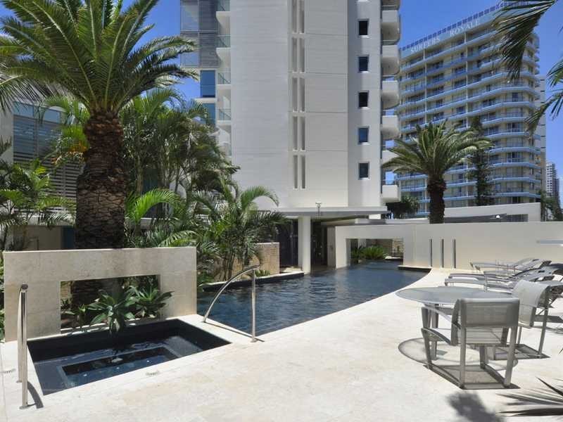 Unit 8/1 Markwell Avenue, Surfers Paradise QLD 4217
