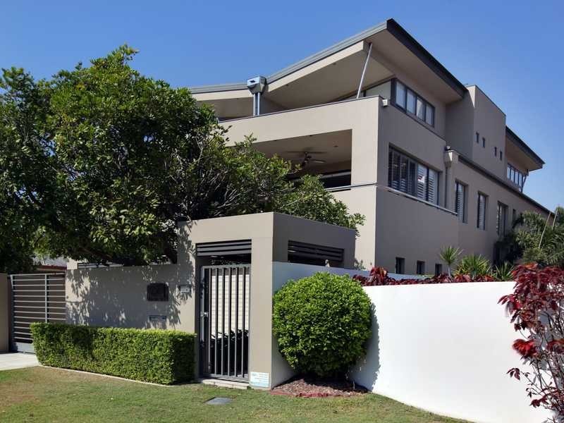 28 Armrick Avenue, Broadbeach QLD 4218