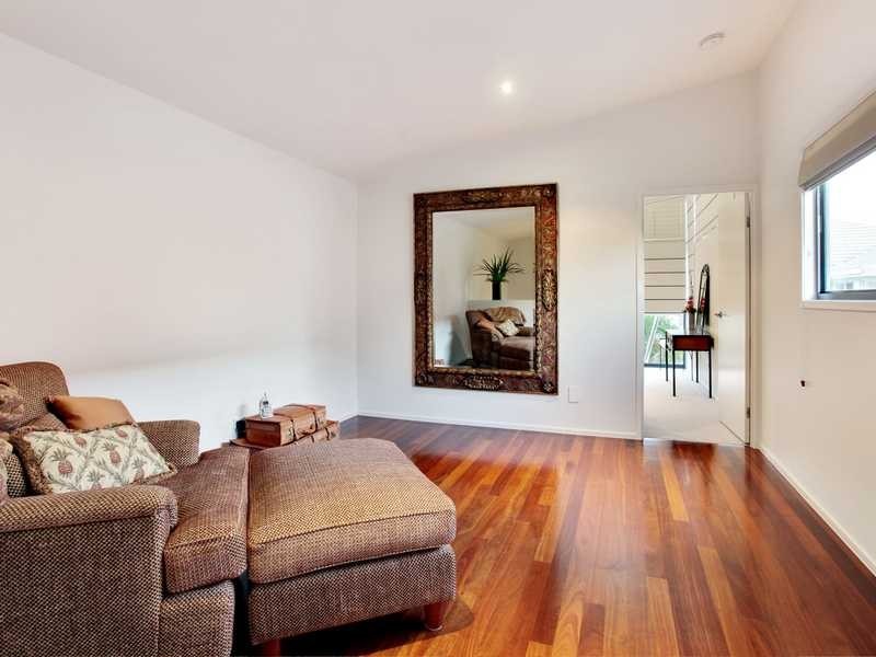 28 Armrick Avenue, Broadbeach QLD 4218