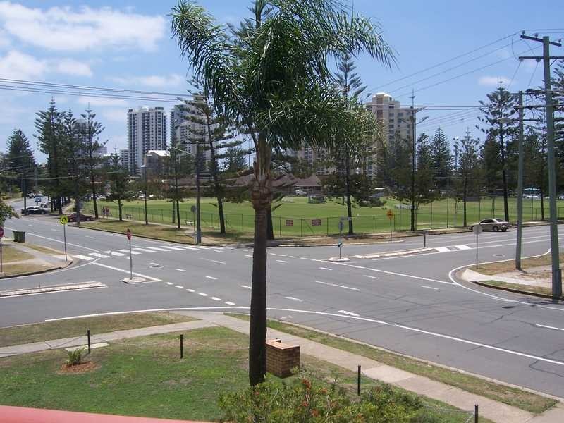 5/30 Chelsea Avenue, Broadbeach QLD 4218